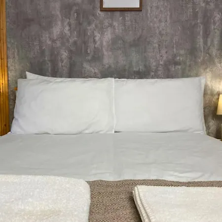 Hycemoorside House *